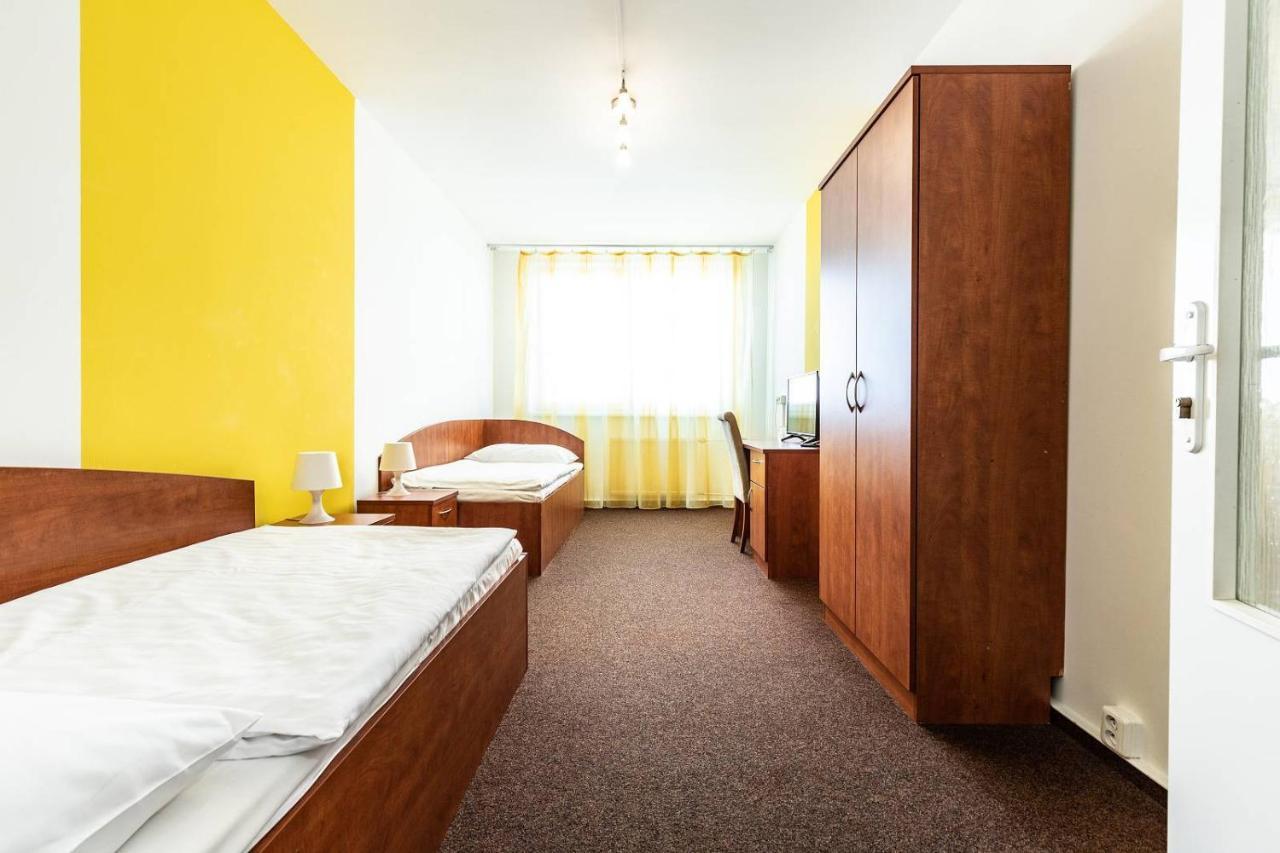 Hotel Krystal Hodonín Kültér fotó