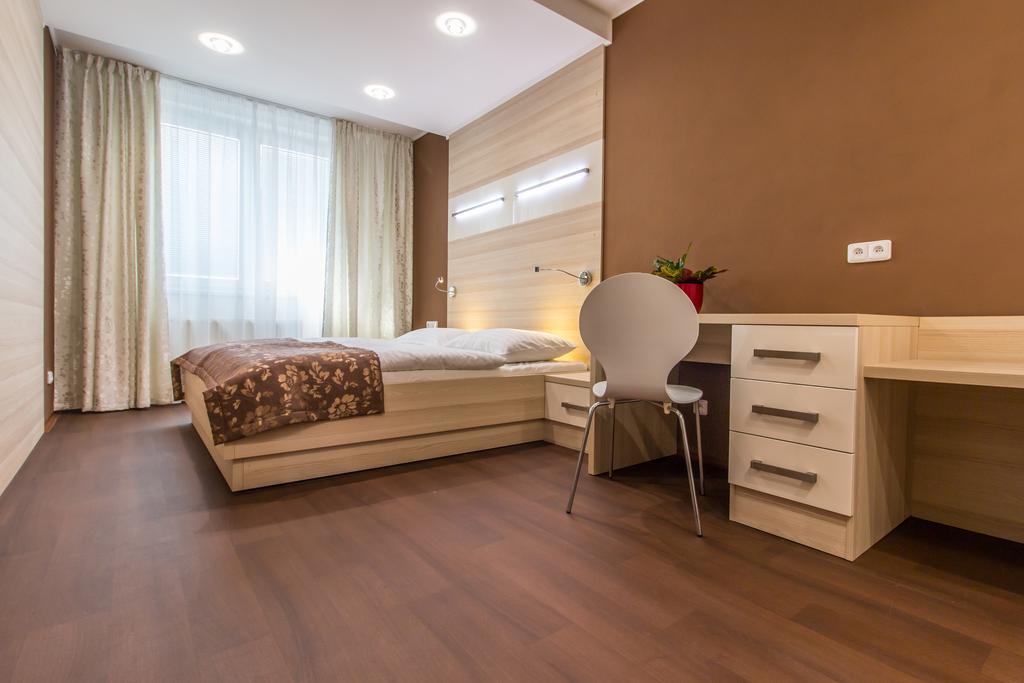 Hotel Krystal Hodonín Kültér fotó