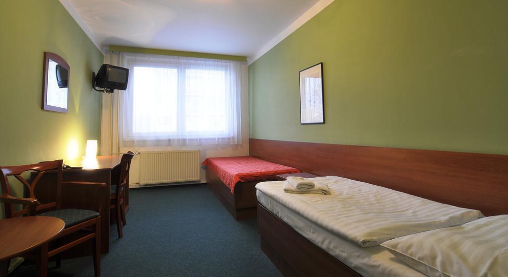 Hotel Krystal Hodonín Kültér fotó